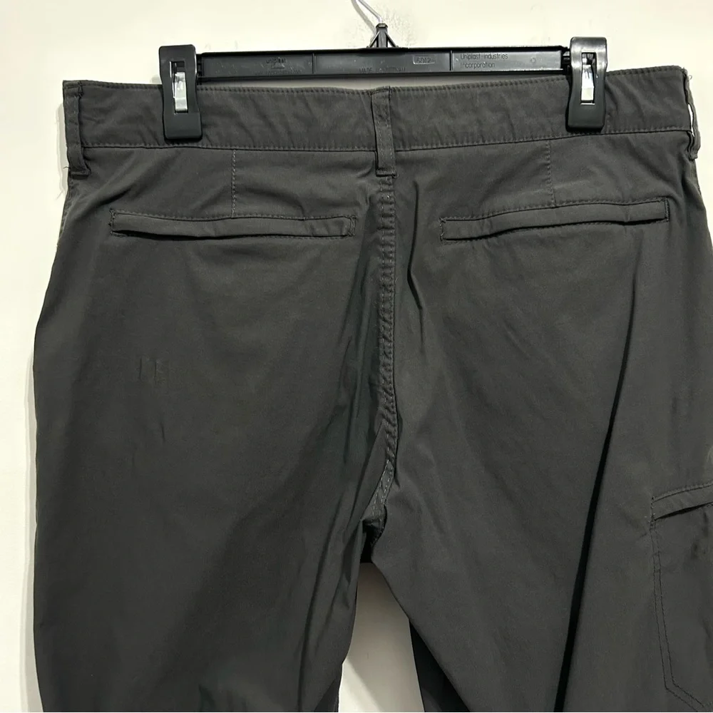 Ub Tech UNIONBAY Men's Dark Gray Cargo Pants Classic Fit Modern Stretch 36Wx30L - Picture 10 of 12